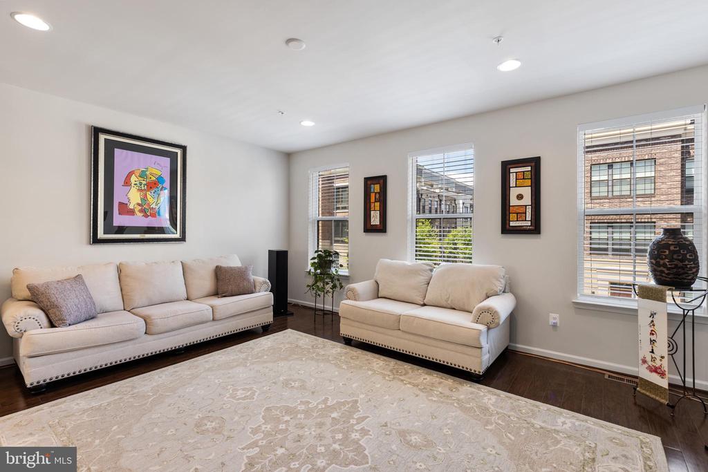 510 HARBORVIEW Unit: 364