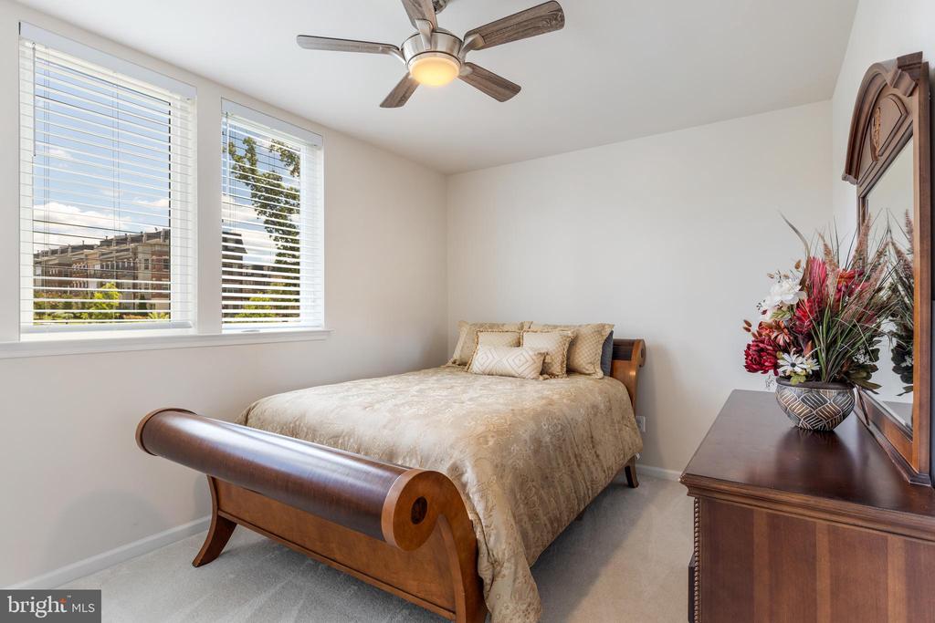 510 HARBORVIEW Unit: 364