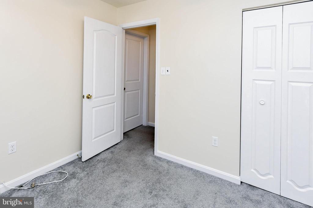 5211 DAVENTRY TERRACE