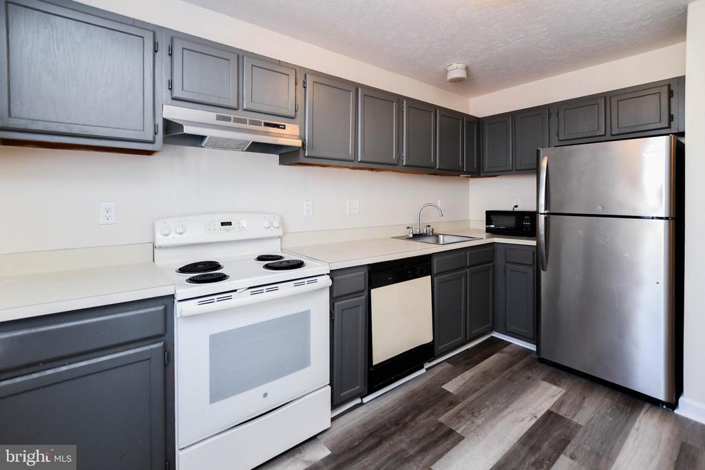 5211 DAVENTRY TERRACE