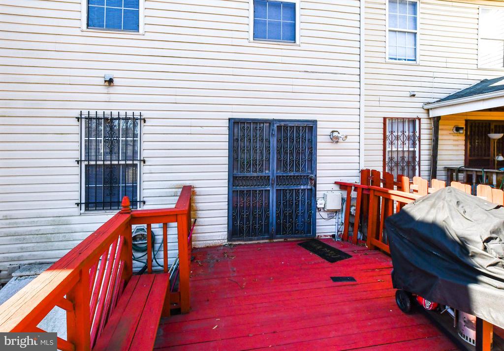 5211 DAVENTRY TERRACE