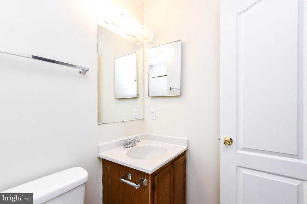 5211 DAVENTRY TERRACE