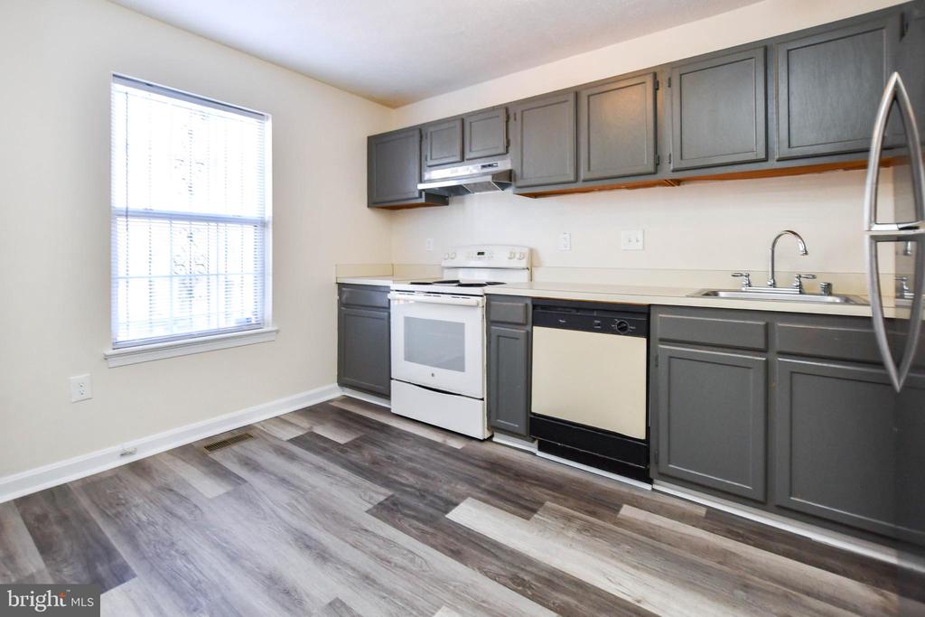 5211 DAVENTRY TERRACE