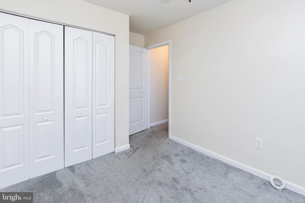 5211 DAVENTRY TERRACE