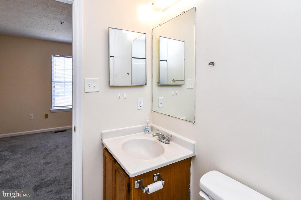 5211 DAVENTRY TERRACE