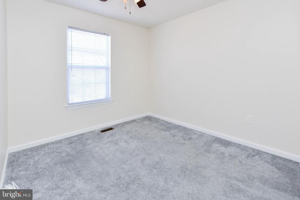 5211 DAVENTRY TERRACE