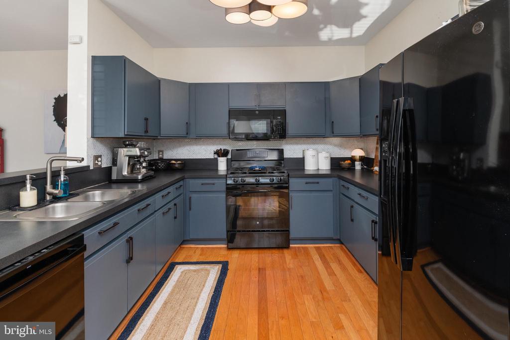1321 KAREN BOULEVARD Unit: 209