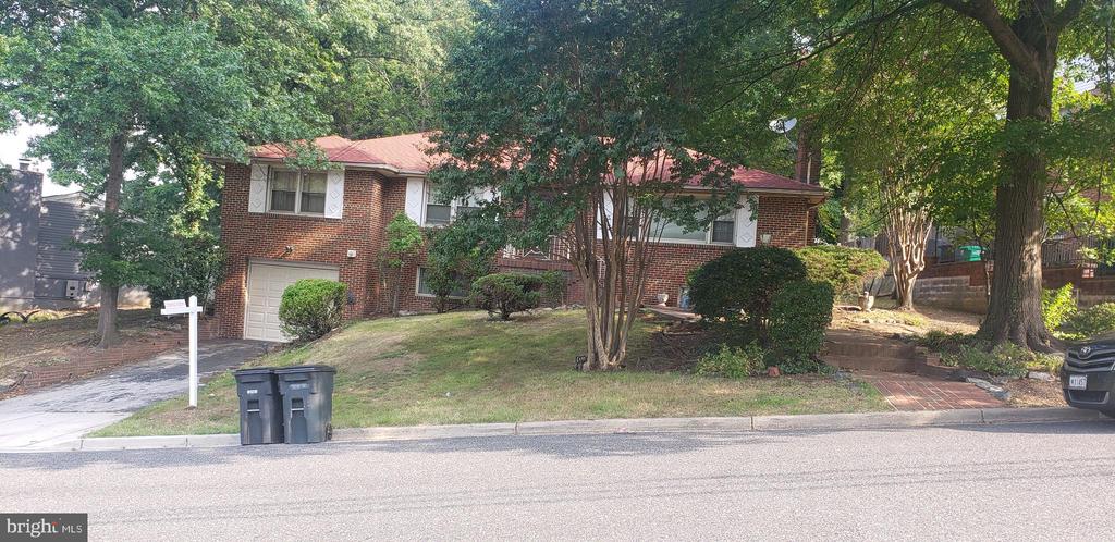 2402 FAIRLAWN STREET