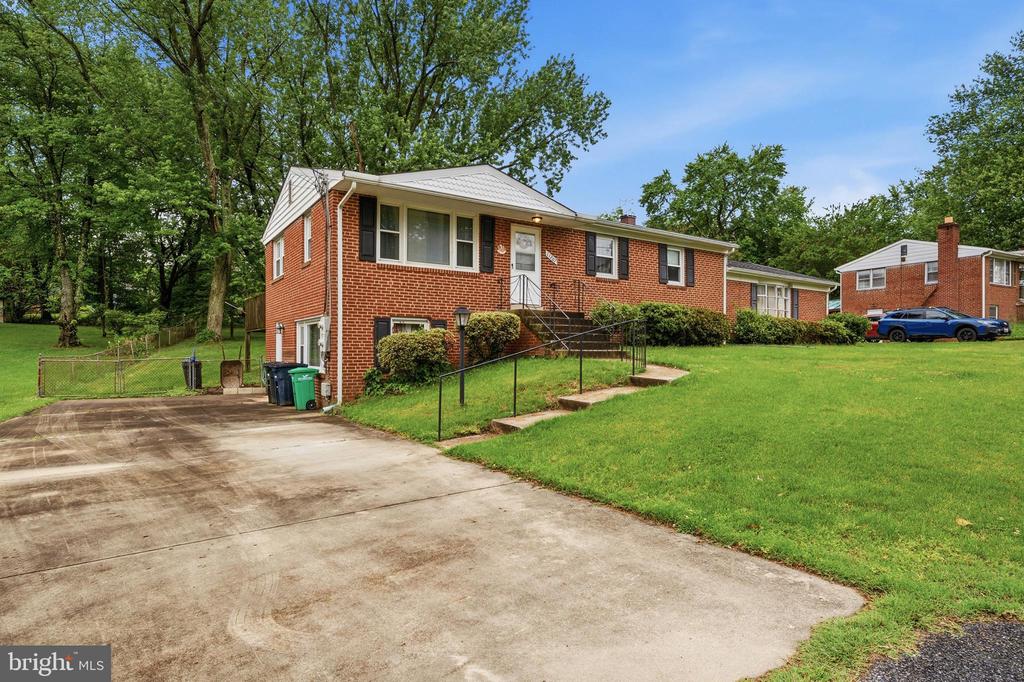 11207 BROOKLEE DRIVE