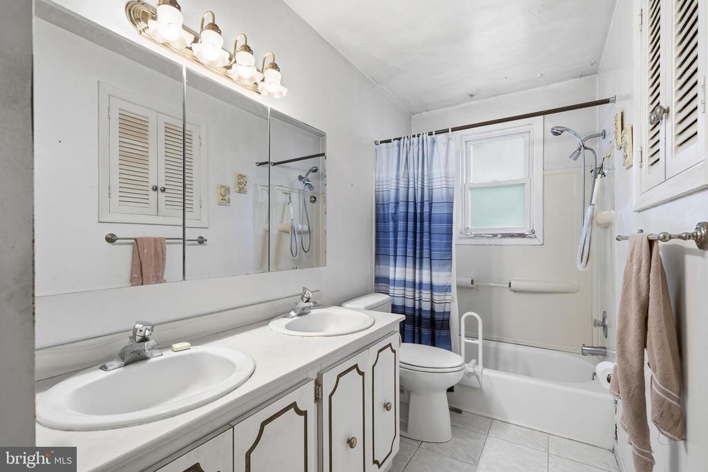11207 BROOKLEE DRIVE