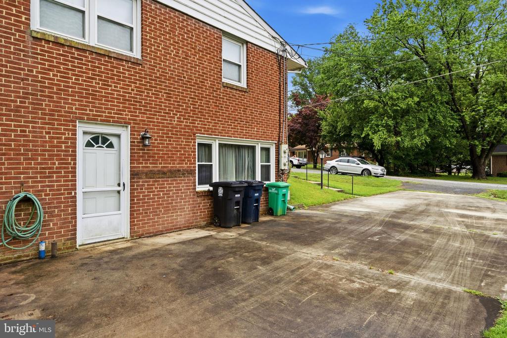 11207 BROOKLEE DRIVE
