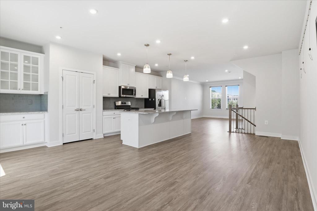 4702 TOWNE PARK ROAD