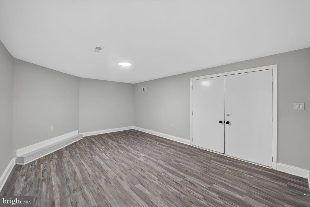 6800 WESTCHESTER COURT