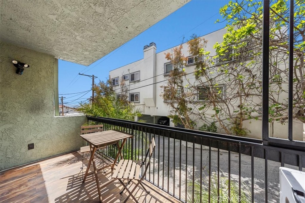 741 W 24th Street 6