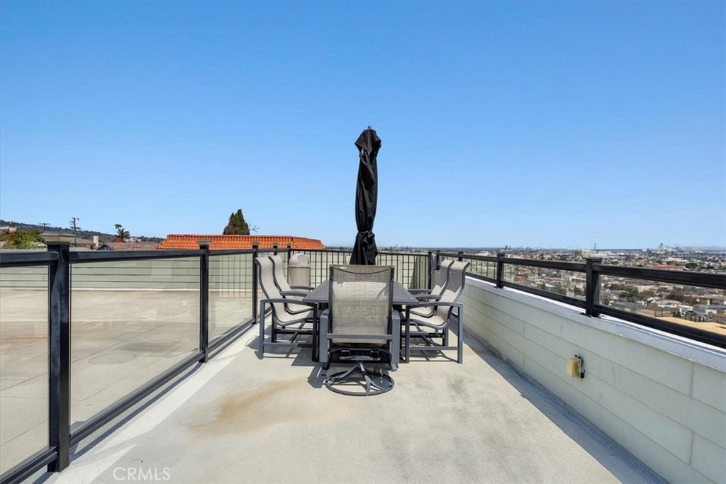 741 W 24th Street 6