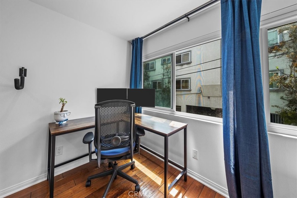 741 W 24th Street 6