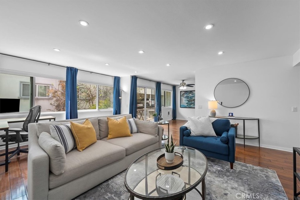741 W 24th Street 6