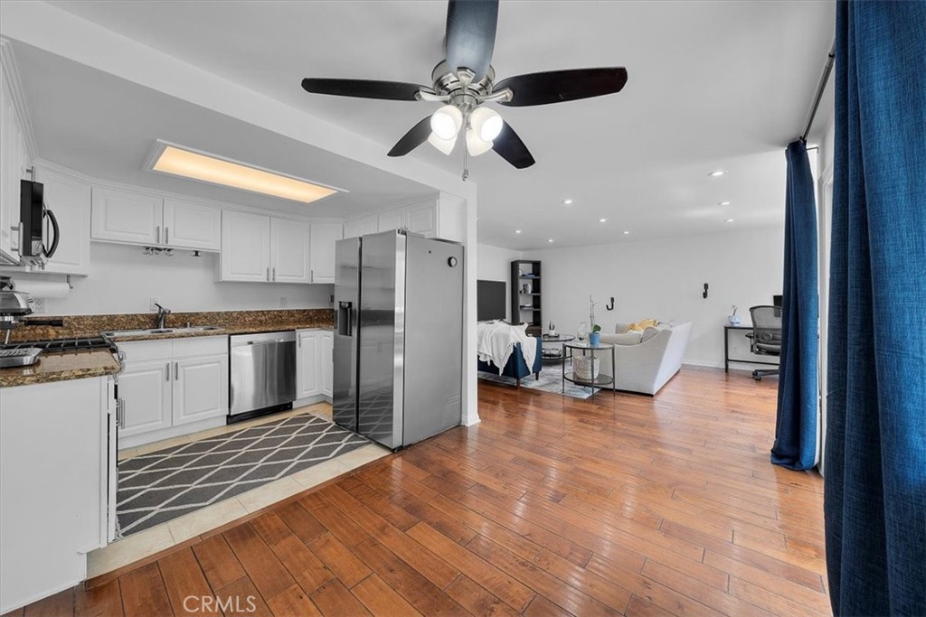 741 W 24th Street 6