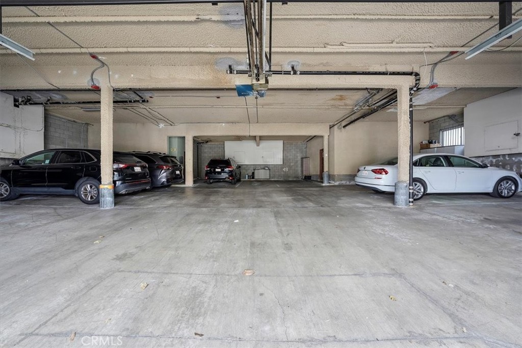 741 W 24th Street 6