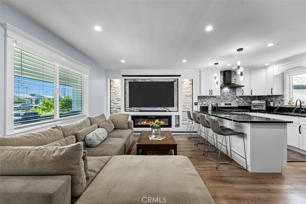 3231 W 134th Place