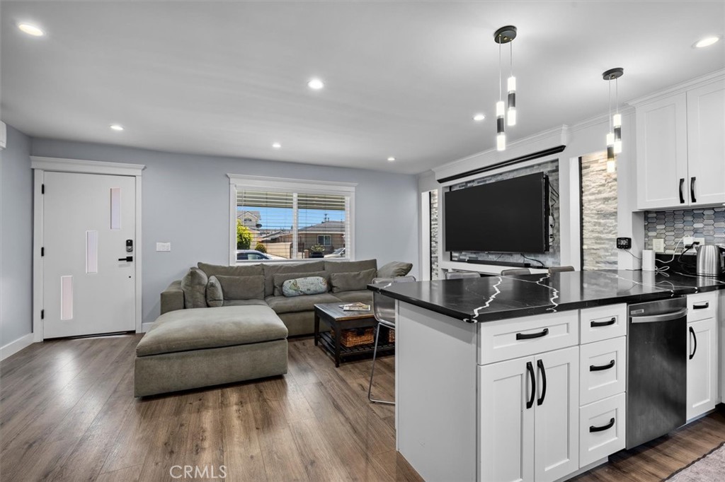 3231 W 134th Place