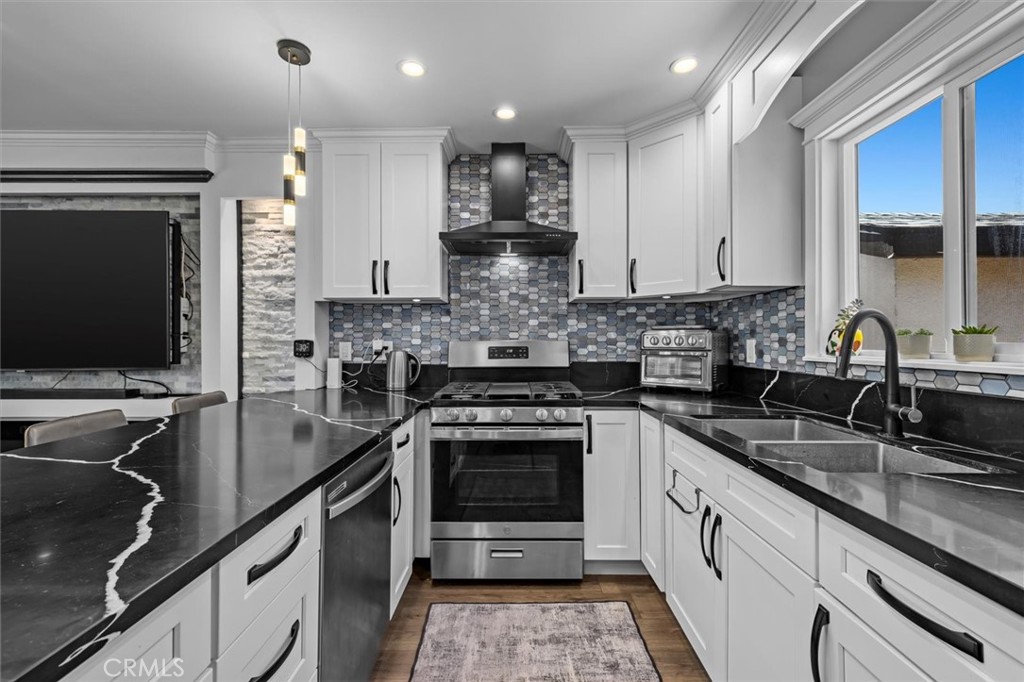 3231 W 134th Place