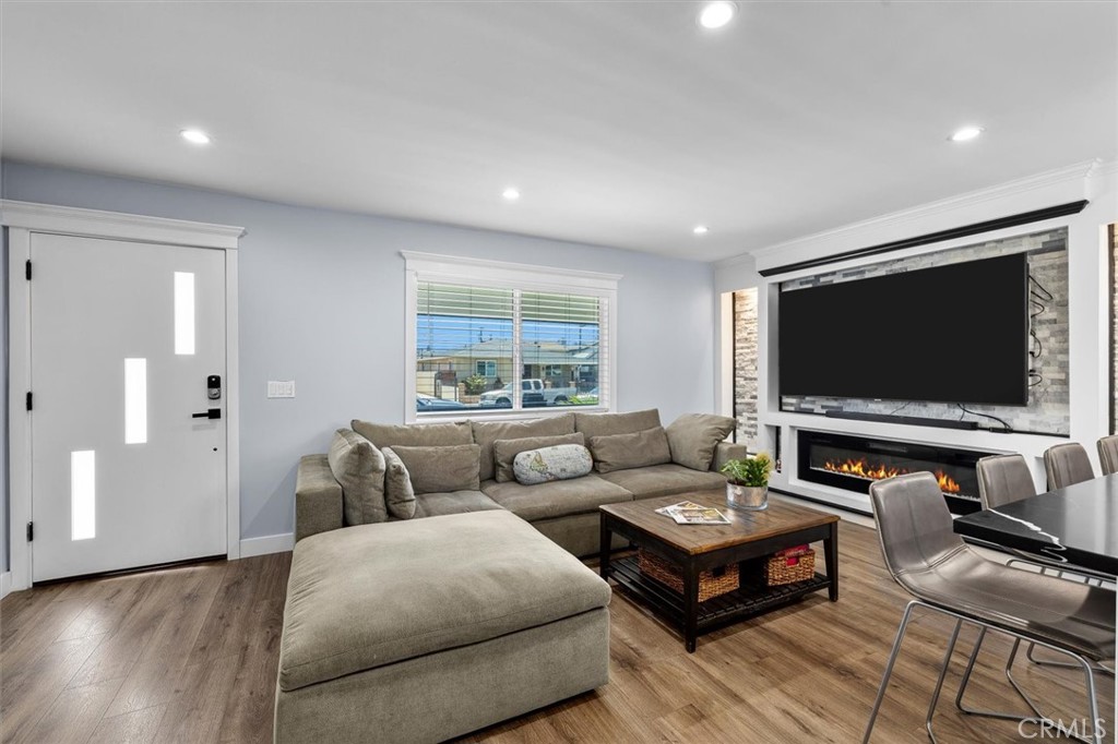 3231 W 134th Place
