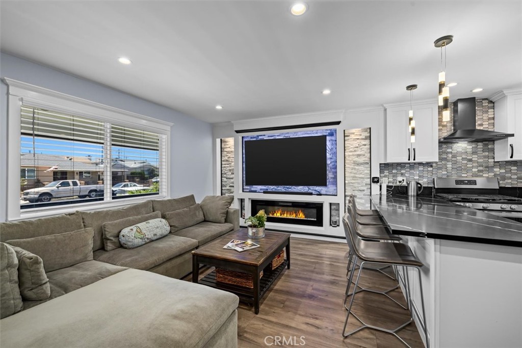 3231 W 134th Place