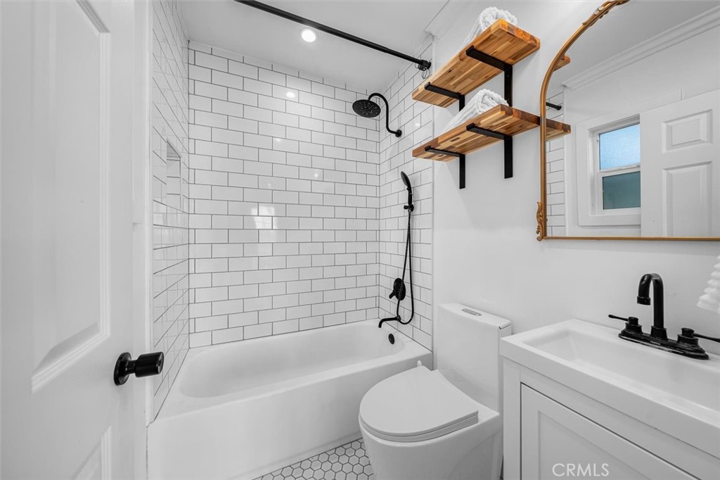 2628 S Kerckhoff Avenue