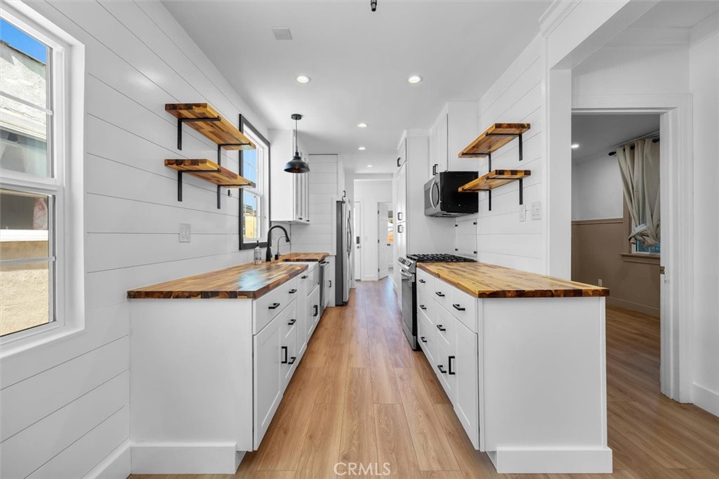 2628 S Kerckhoff Avenue