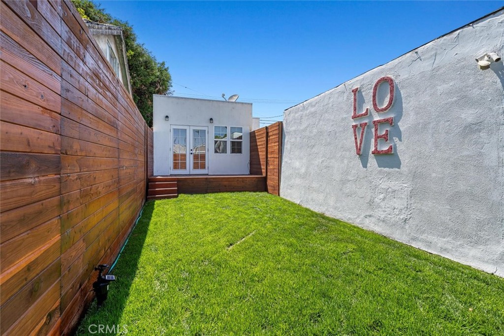 2628 S Kerckhoff Avenue