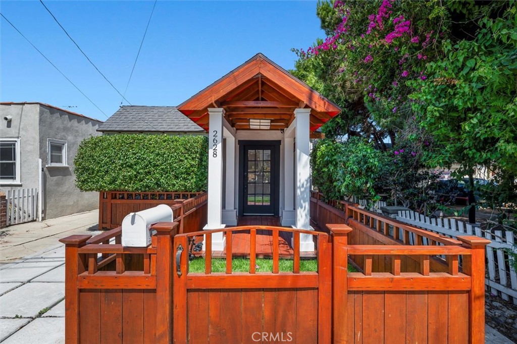 2628 S Kerckhoff Avenue