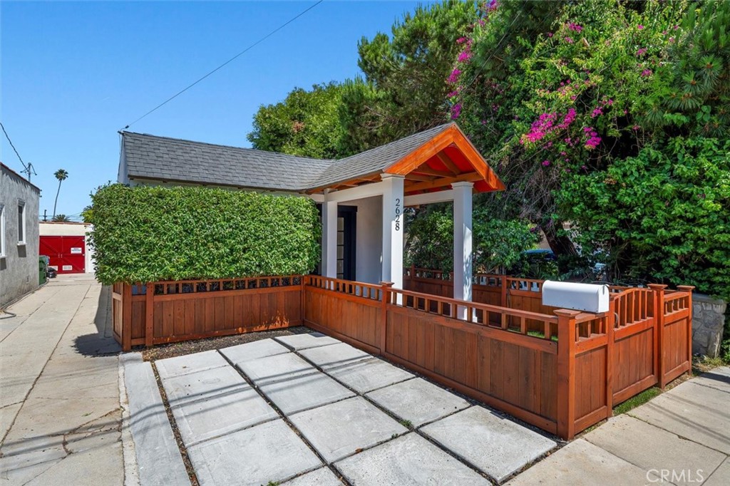 2628 S Kerckhoff Avenue