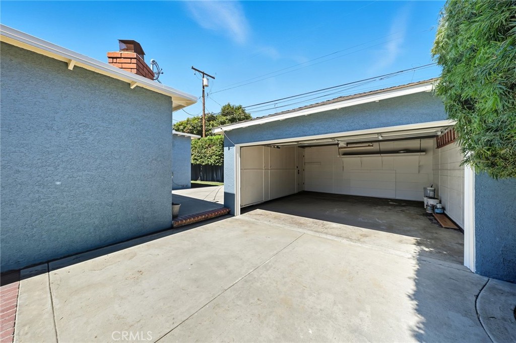 5939 Greentop Street