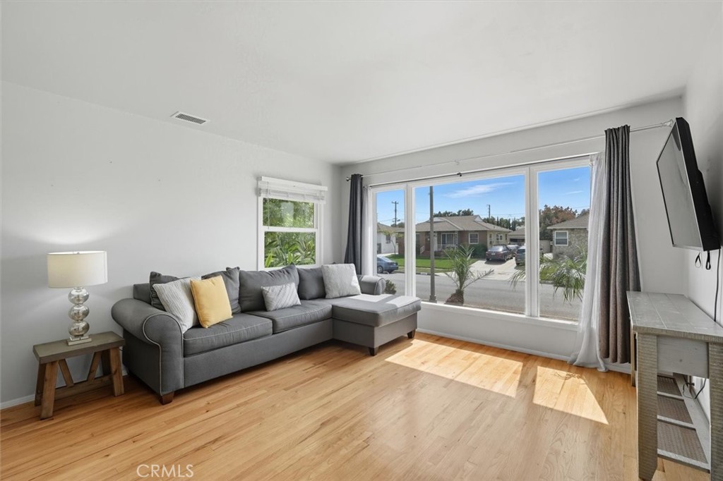 6219 Henrilee Street