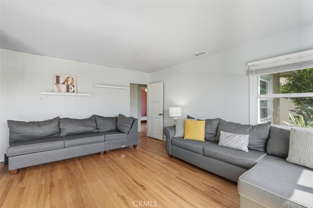 6219 Henrilee Street