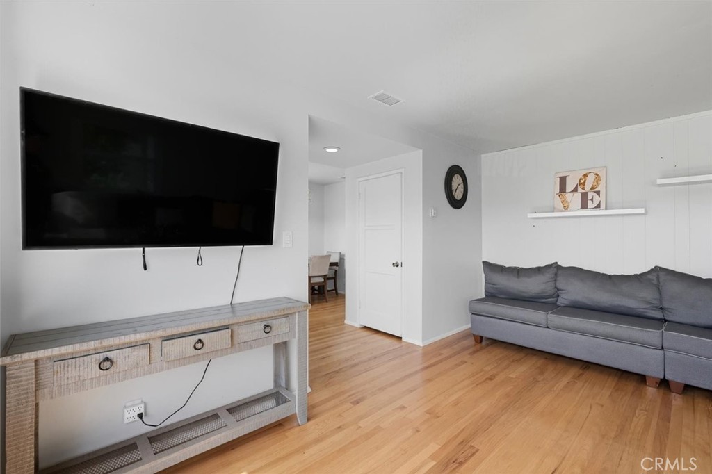 6219 Henrilee Street