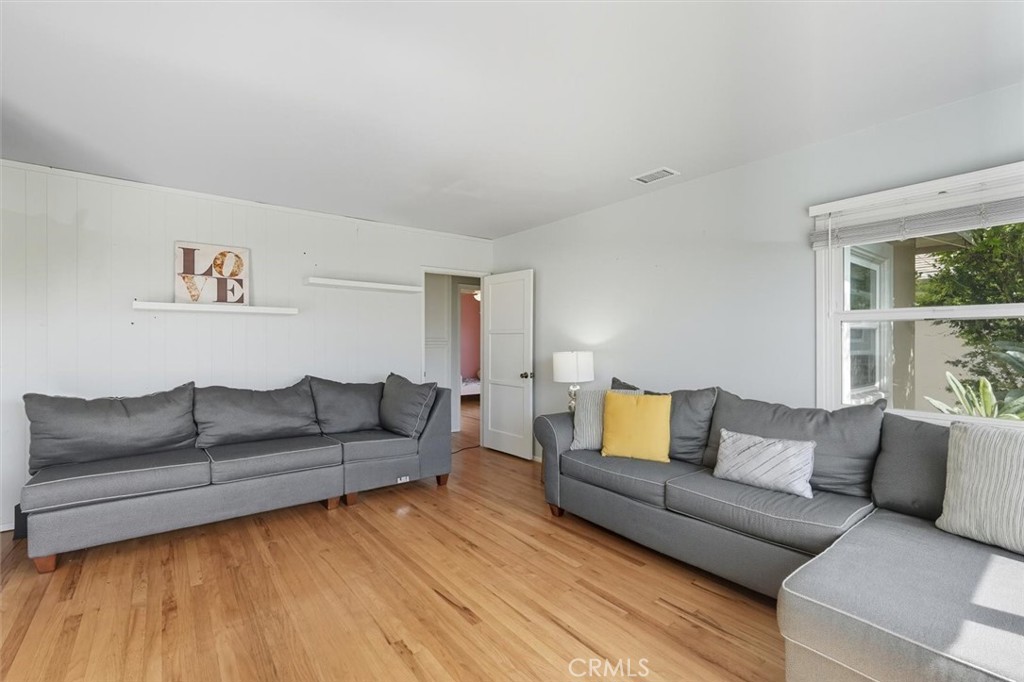 6219 Henrilee Street