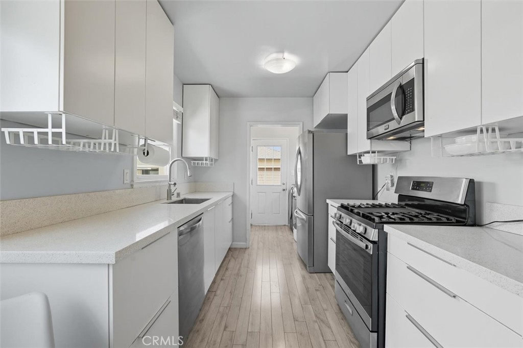 6219 Henrilee Street