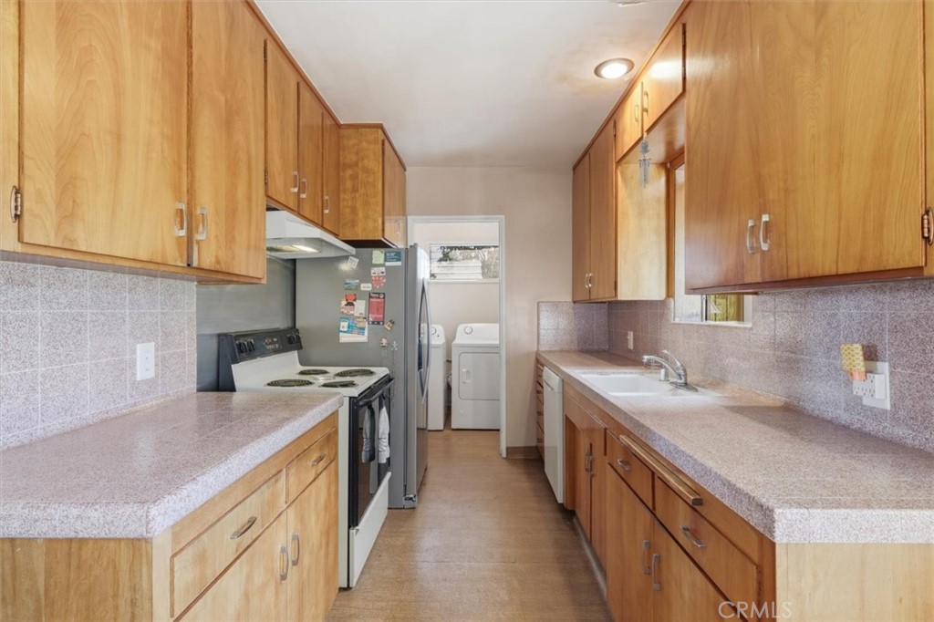 1700 Voorhees Avenue