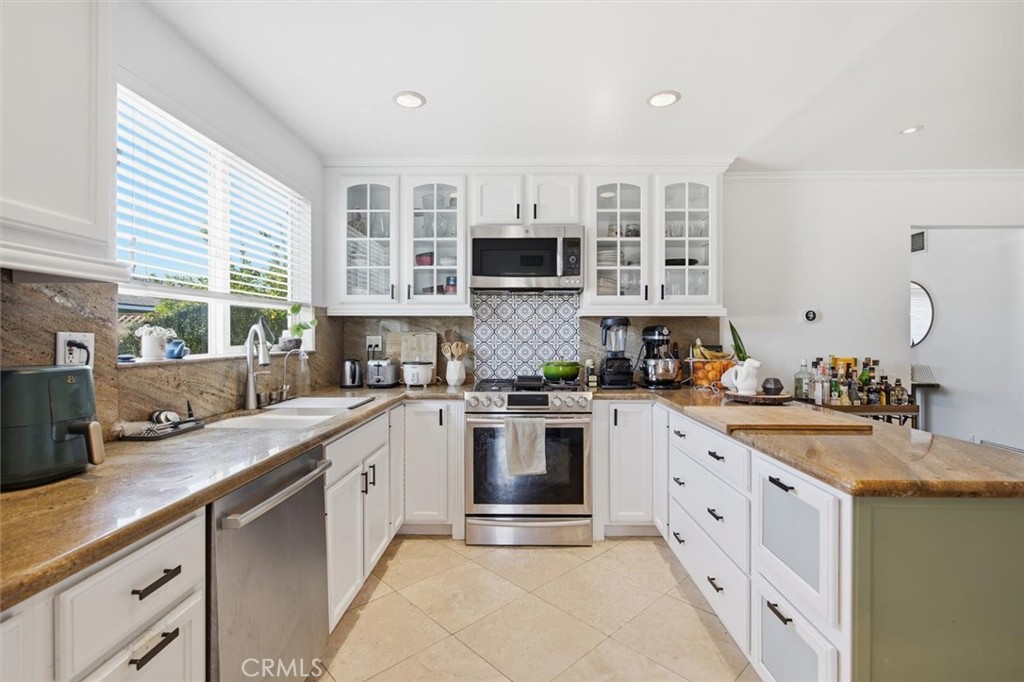 6443 Gross Avenue