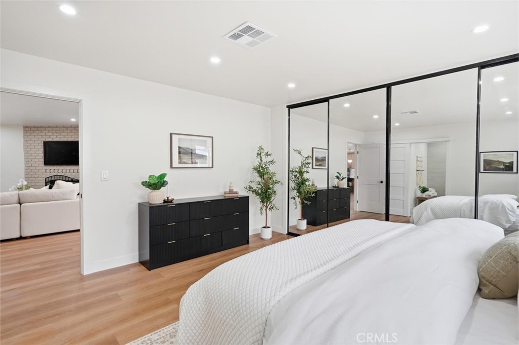 4806 Canehill