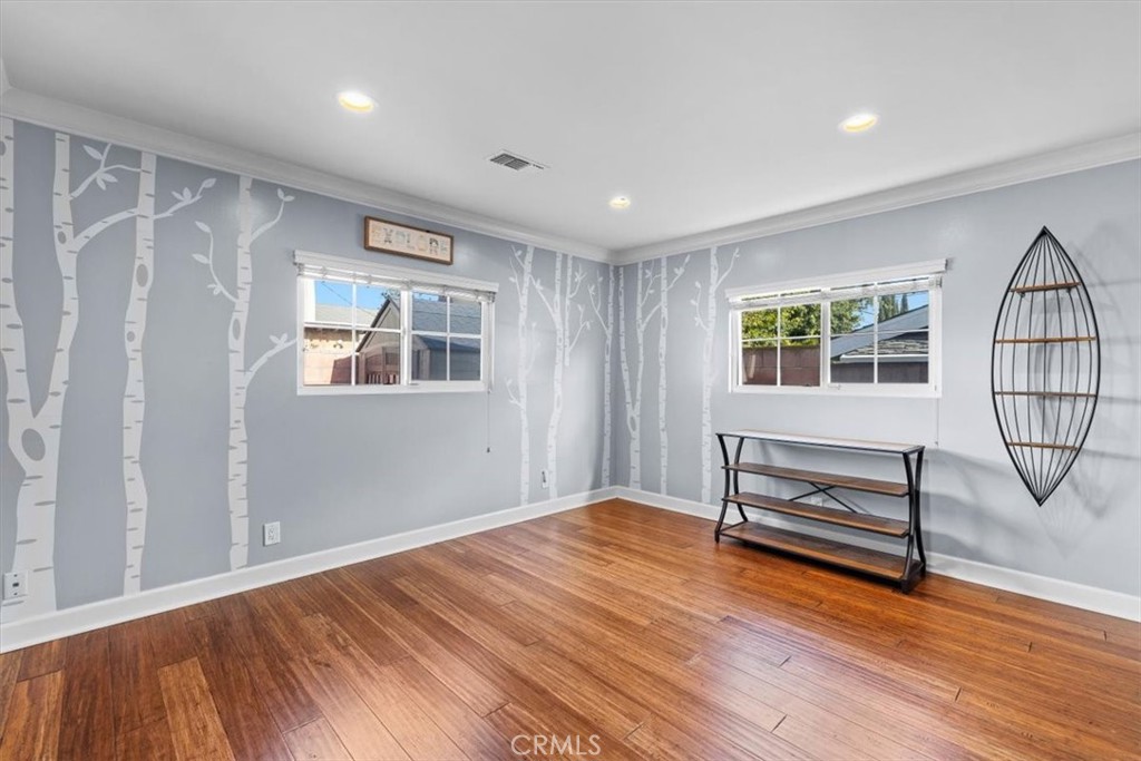 2067 Lomita