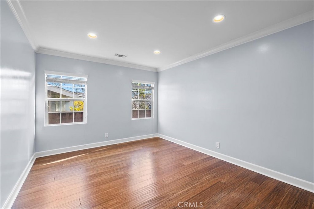 2067 Lomita