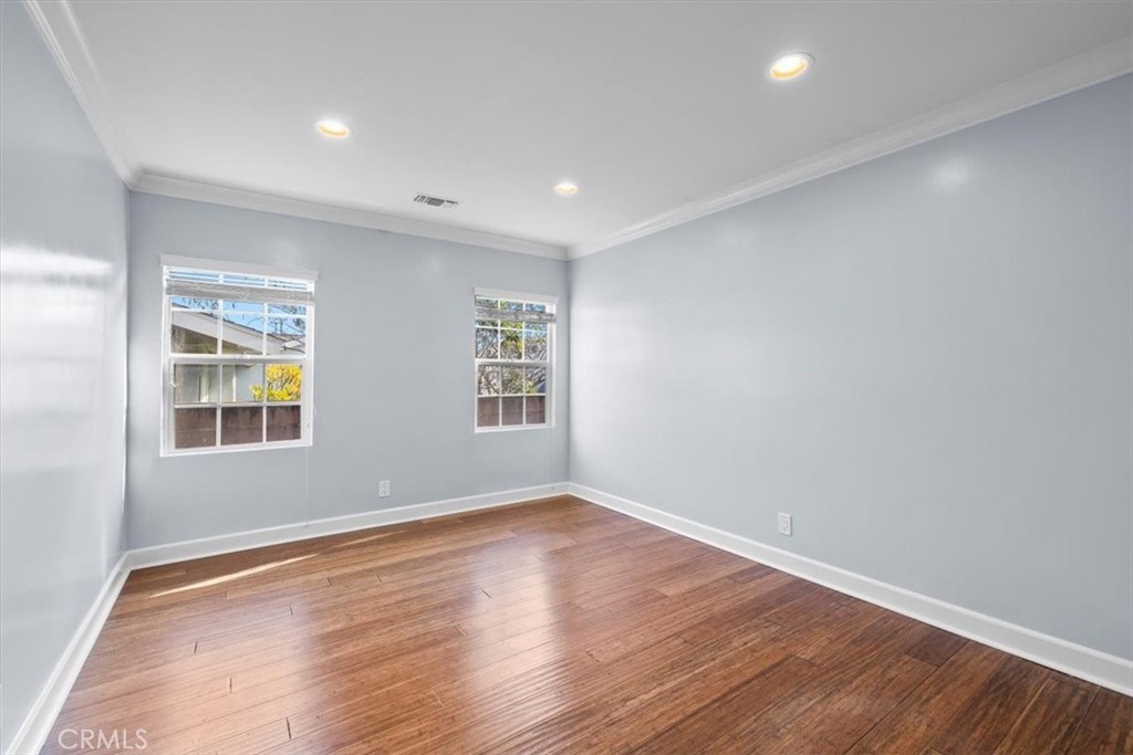 2067 Lomita
