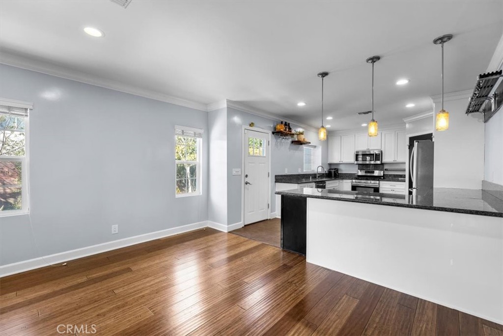 2067 Lomita