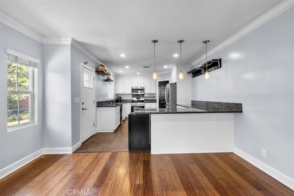 2067 Lomita