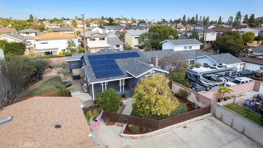 2067 Lomita