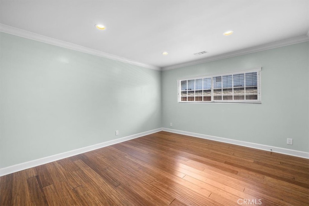 2067 Lomita