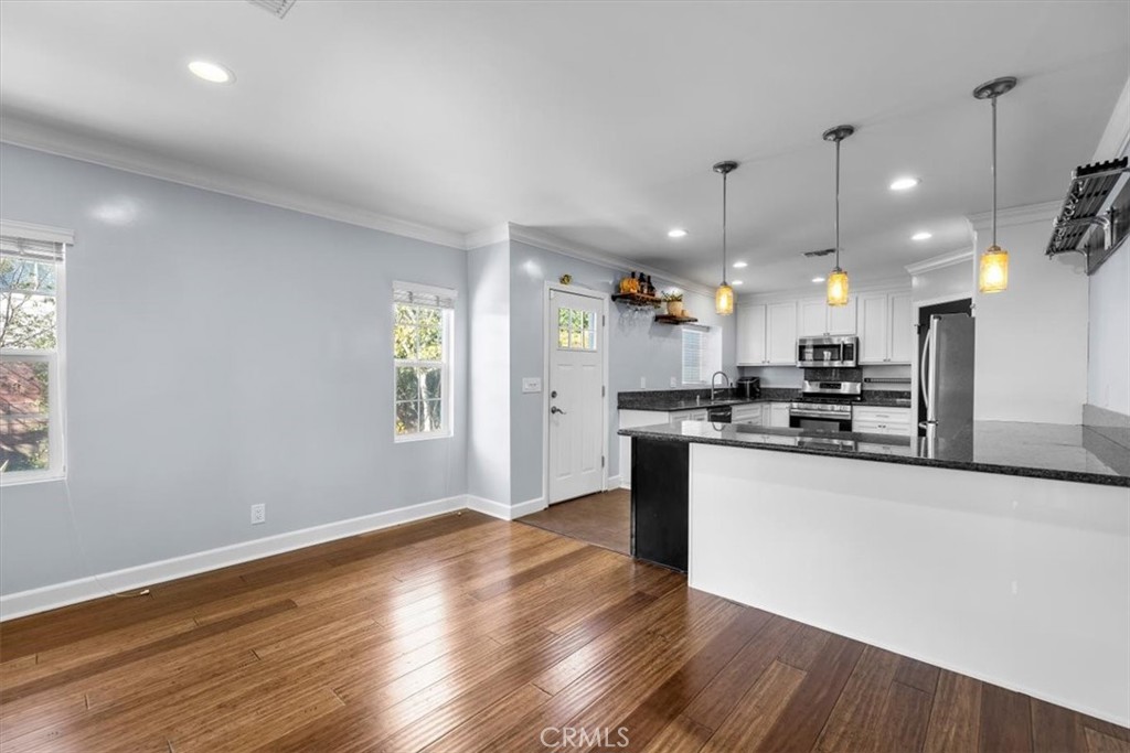 2067 Lomita